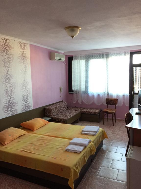 Yanis Guest House Sveti Vlas Pokoj fotografie